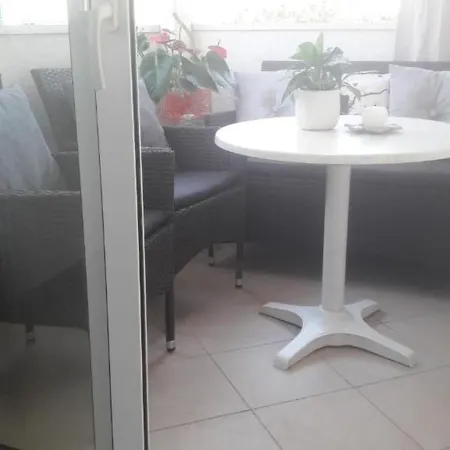 Апартаменти Wunderschoene In Strandnaehe By Interhome