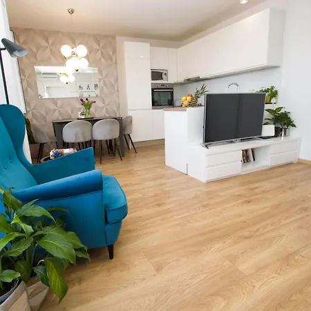 Wunderschoene In Strandnaehe By Interhome Апартаменти Макарська